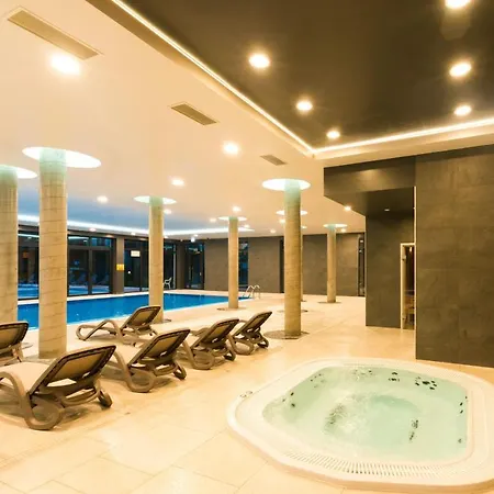 Lighthouse - Polanki Park A305 كولوبرزيغ