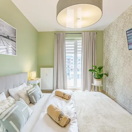 Lighthouse - Polanki Park A305