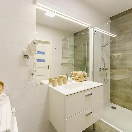 Lighthouse - Polanki Park A305 Apartment