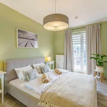 Lighthouse - Polanki Park A305 كولوبرزيغ